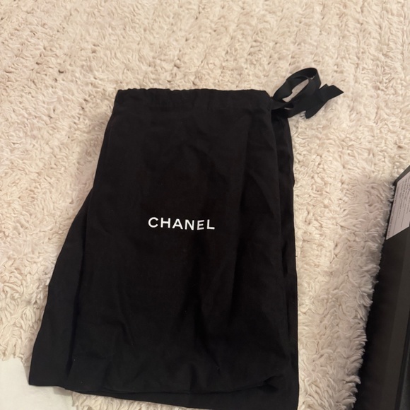 Authentic Chanel Shearling Slingback Loafers Metiers d’Art 2025 Collection - Picture 9 of 11